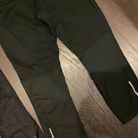 Nike Crop Drawstring Capris - Picture 8 of 8